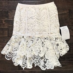 BAGATELLE Cream Lace Skirt Size Small